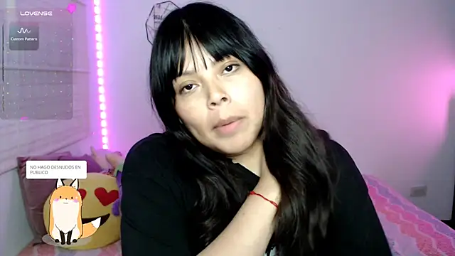 EllieMoonX live