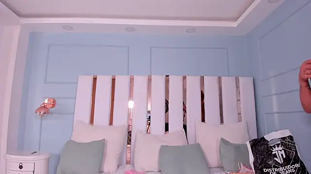 alana_gloow live