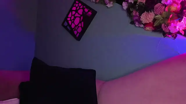 JuliethCruz_ live