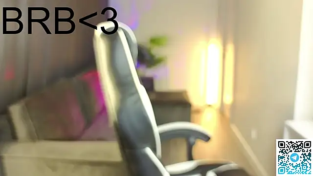 Leslie_Scott live