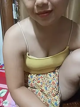 Emma-cutee live
