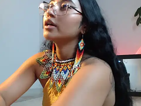Agatha_curly profile