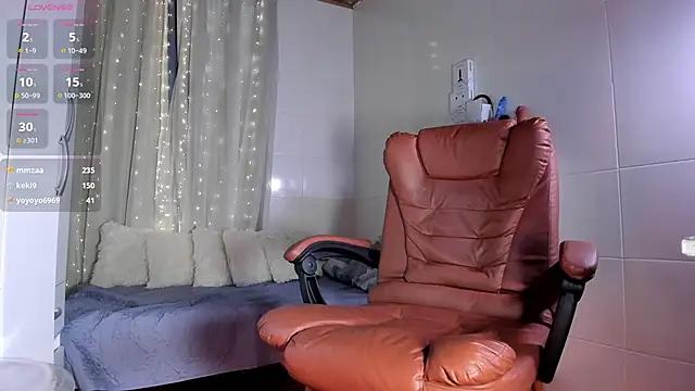 Chica_hot_dirty live
