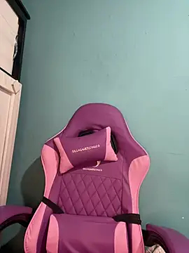 April_Becker live