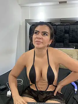 Arianna_Jones1 live