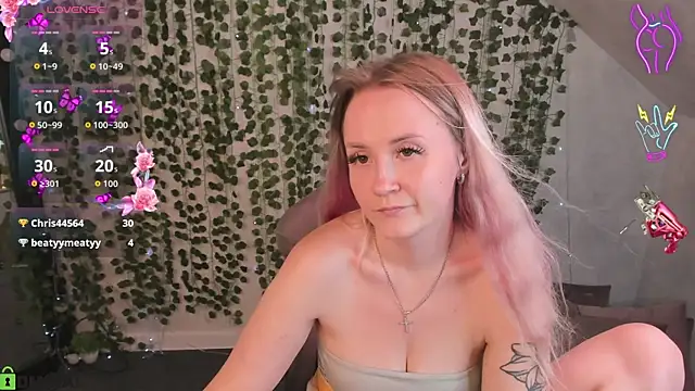 Jooyce_Howward live