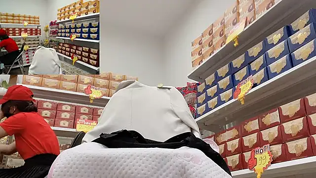 Sneaky_Cumshoot live