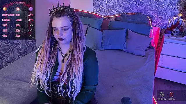 Miss_Maya_Mils live