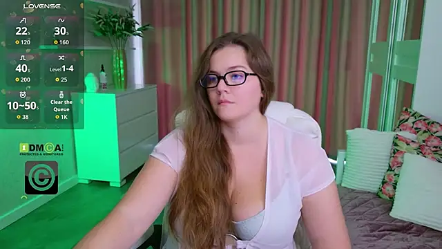 KellyKleine live