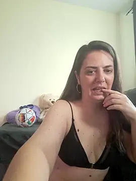 Arya_Malone live
