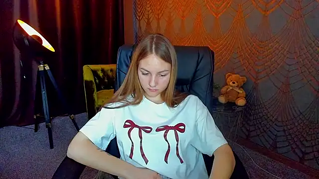 MilaAddams live