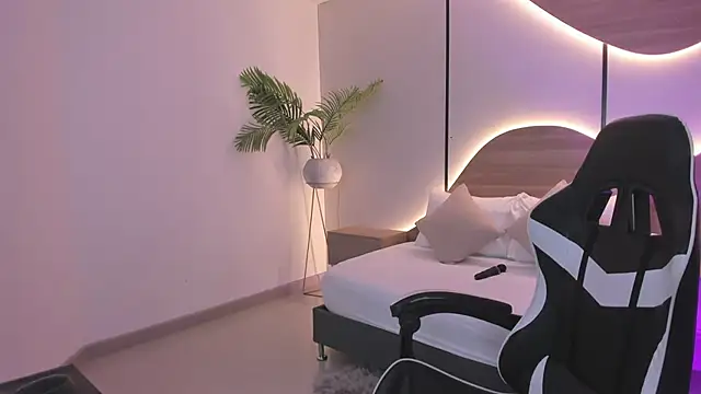 mia_slora live