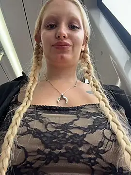 Elfi_InPublic live