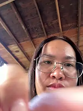 Ponthip live