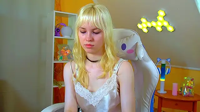 HannahHollis live