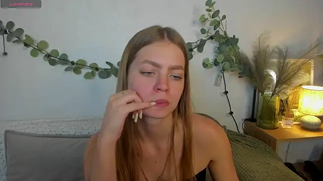 EmillyStarr live