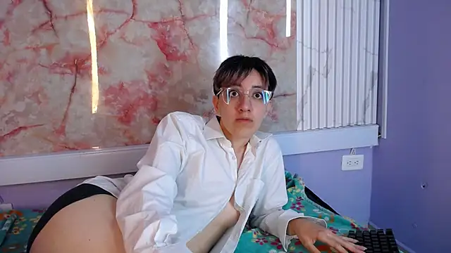 Skylar_Miller_ live