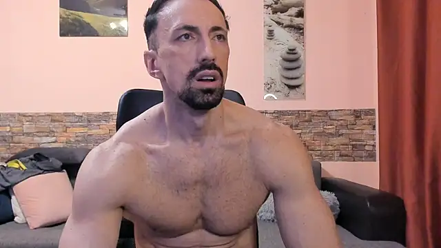 HotHunkTrainer live