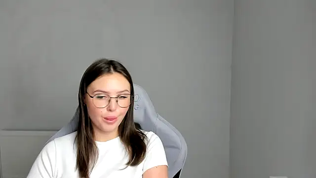 Regina_cute_ live