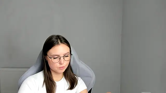 Regina_cute_ live