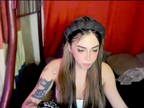 ArianaLore live