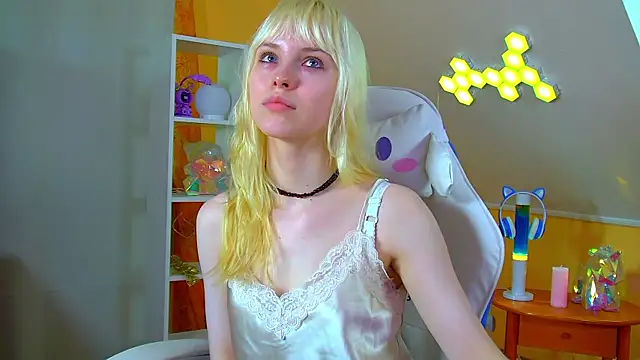 HannahHollis live