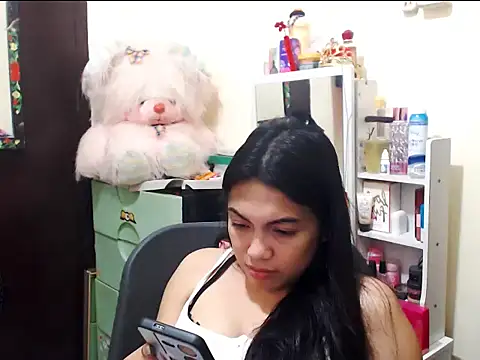 09NAUGHTYSLUT09 live