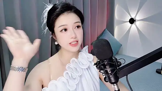 Momo-Wow live