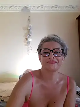 LunaBlaise live