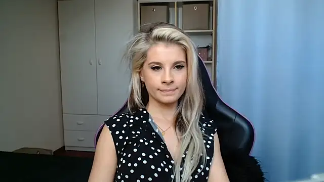 KristineGlow live