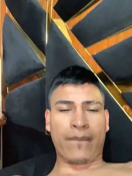 Emiliano_Reyes live