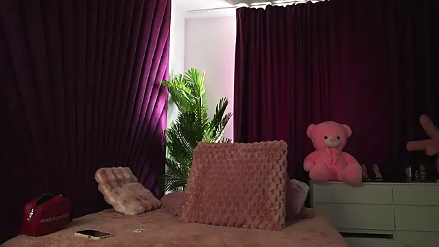 isLucyCherry live