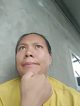 Laura-aa live