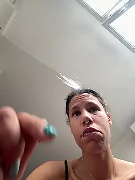 AaliyahHarris live