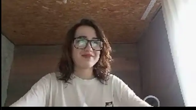 OliviaMoment live