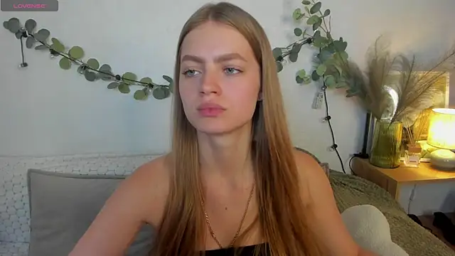 EmillyStarr live