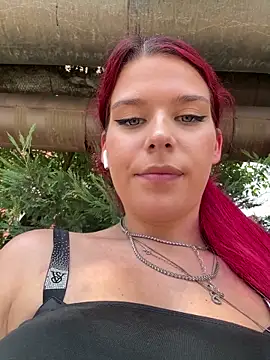 RiriRoseey live