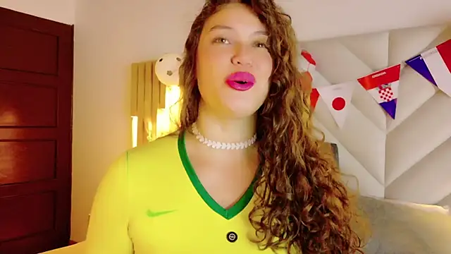 Anaise_latif live