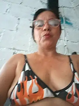 Sweet-Hot-Sucking live