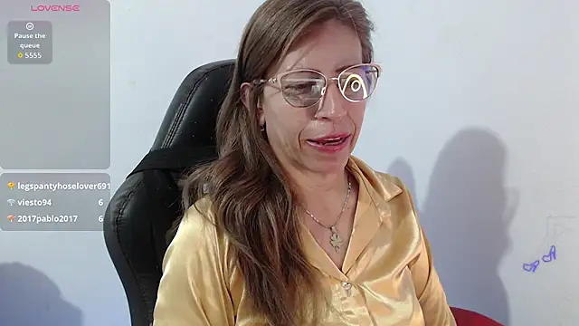 Chayla_Ruiz live