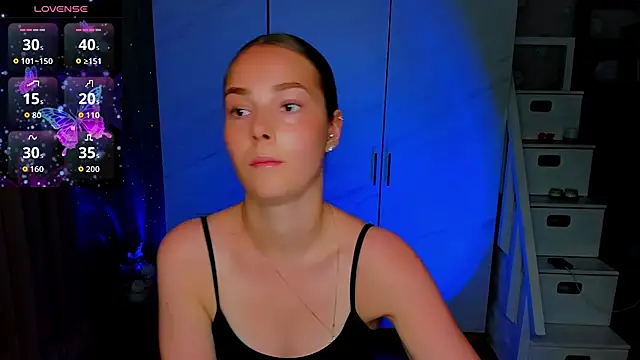 Maddy_Wood_ live
