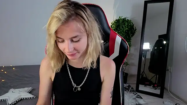 NoraMoreau live