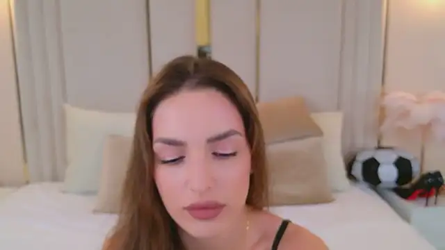BellaHalles live