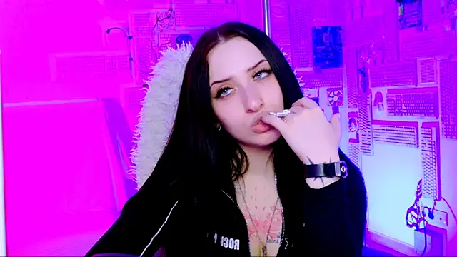 MonicaLowes live