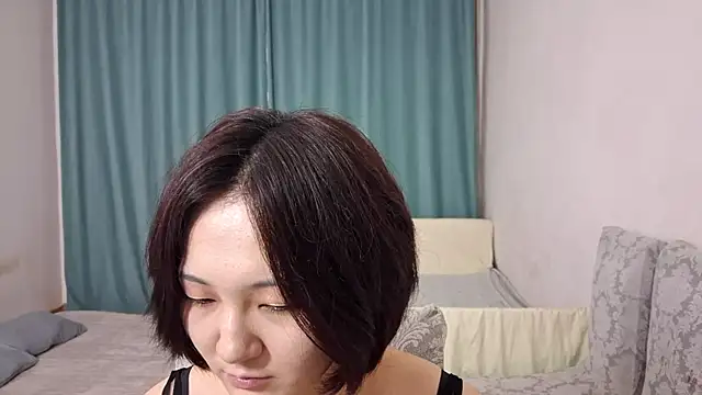 Lyndasilk live