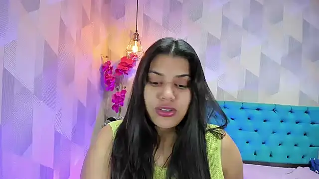 LindaBreeS live