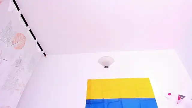 MiaFoox__ live