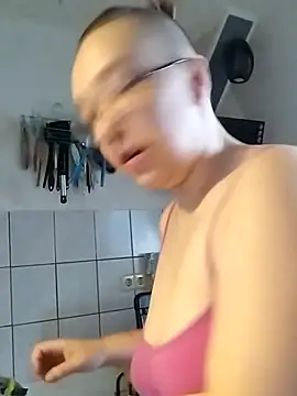 Isabella_Geney live