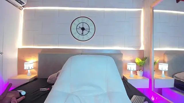 Megan_charles_ live