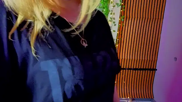 RosalieHandley live